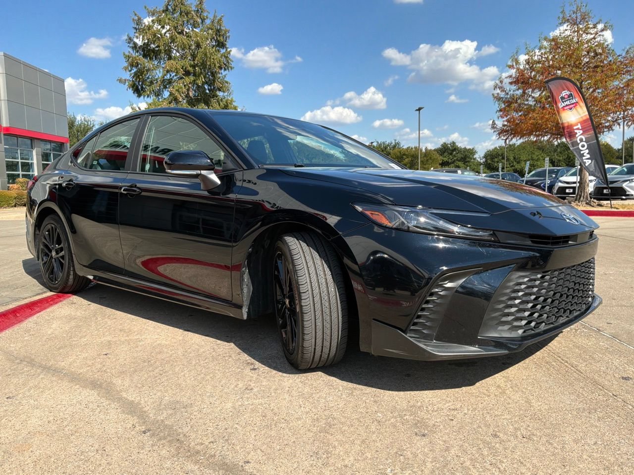 Used 2026 Toyota Camry SE FWD image 4