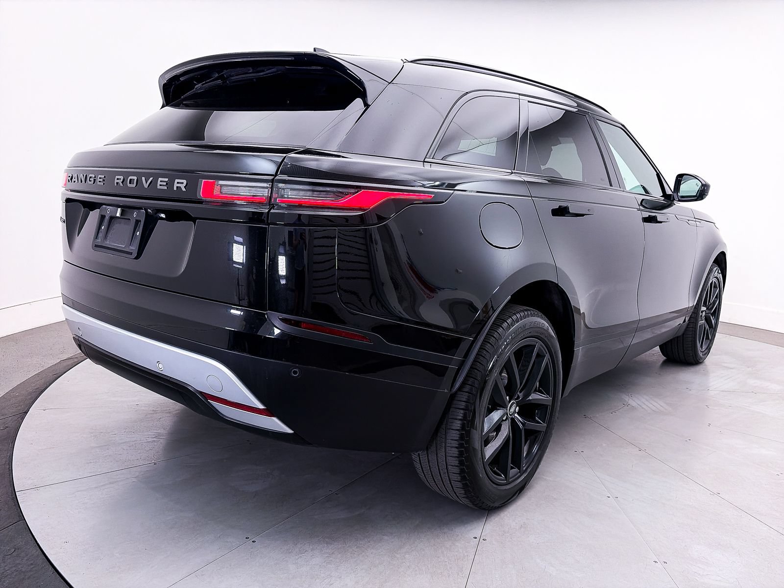 Used 2024 Land Rover Range Rover Velar S AWD/4WD image 18