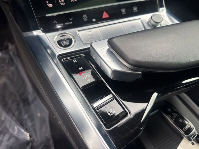 Used 2023 Audi e-tron Premium Plus w/ Premium Plus Package image 26