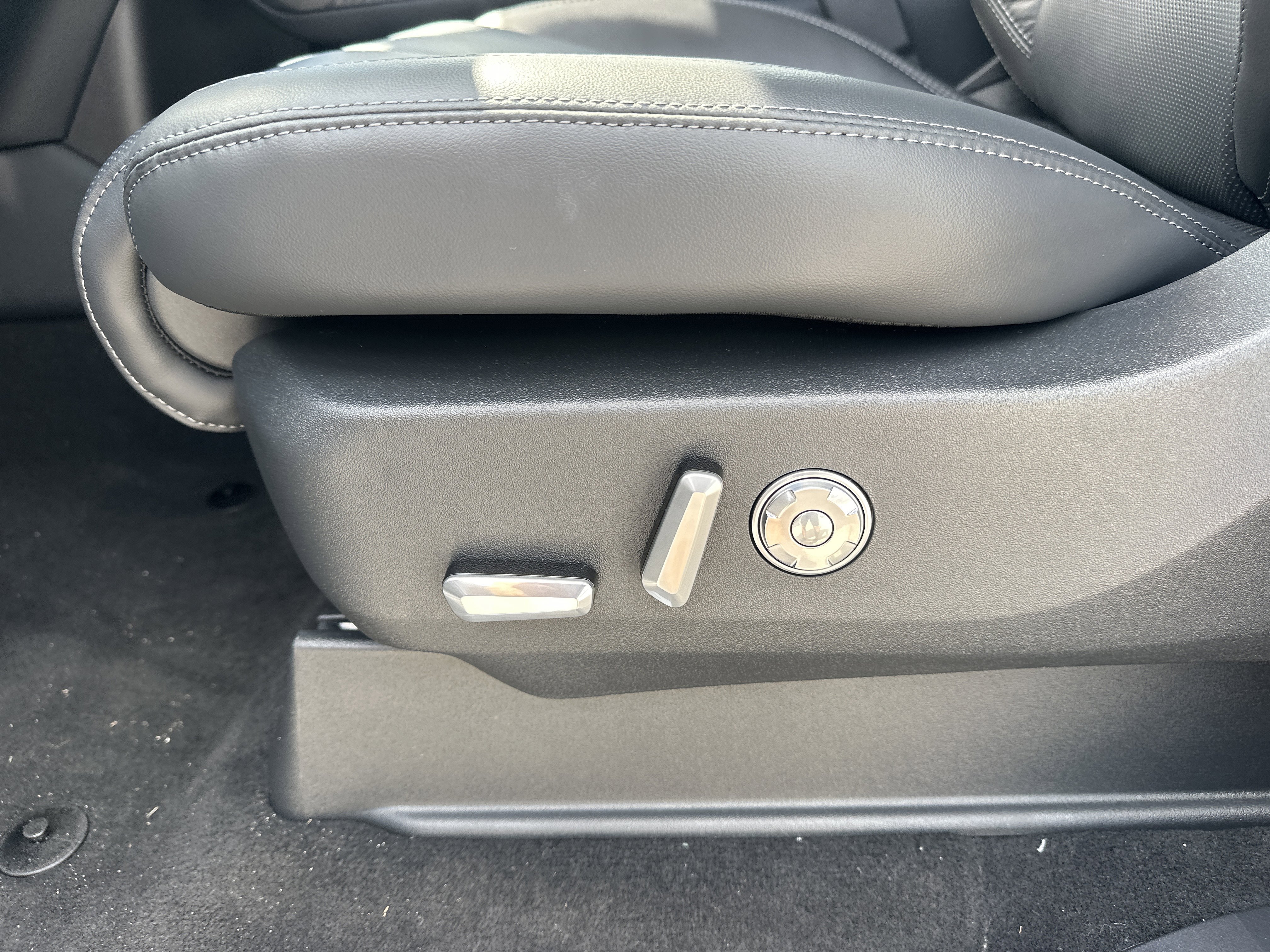 New 2025 Lincoln Navigator Reserve image 18