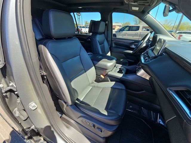 Used 2022 Chevrolet Suburban Z71 w/ Luxury Package AWD/4WD image 18