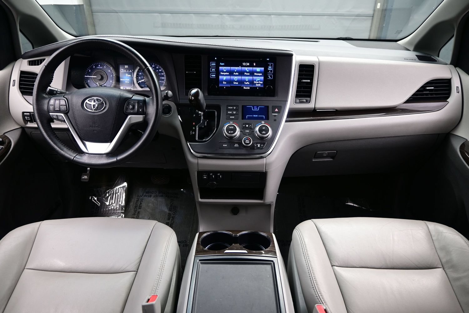 Used 2017 Toyota Sienna XLE w/ XLE Navigation Package FWD image 19