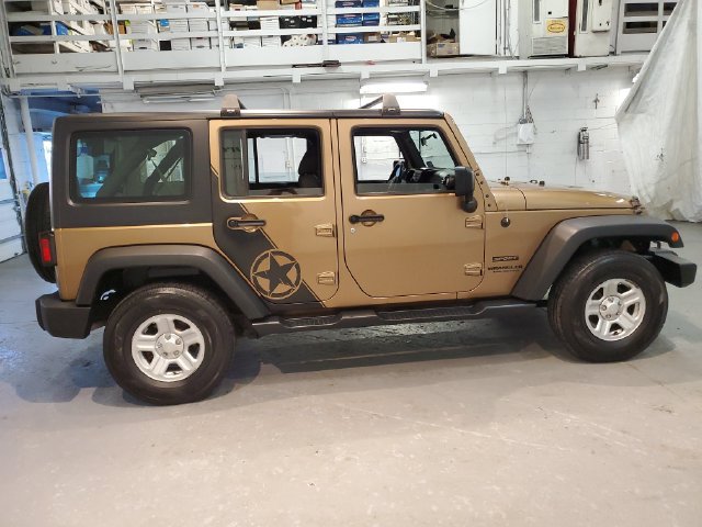Used 2015 Jeep Wrangler Unlimited Sport w/ Connectivity Group AWD/4WD image 8
