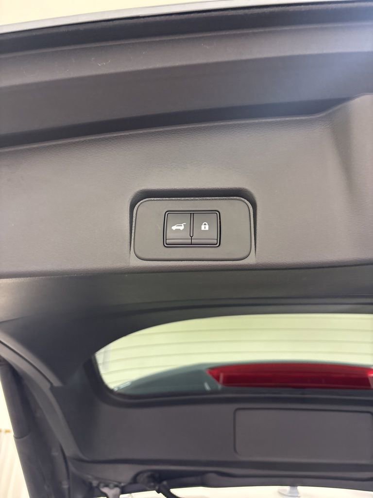 Used 2023 Nissan Rogue SL AWD/4WD image 26