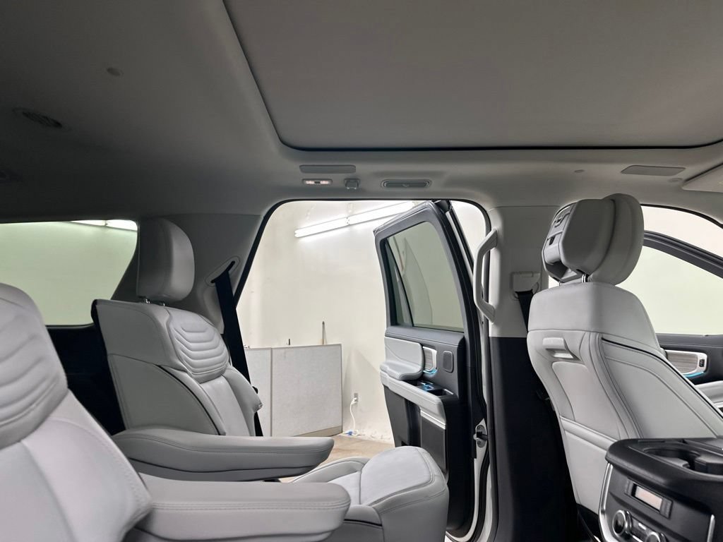 New 2027 Ford Expedition Platinum w/ Platinum Ultimate Package AWD/4WD image 28