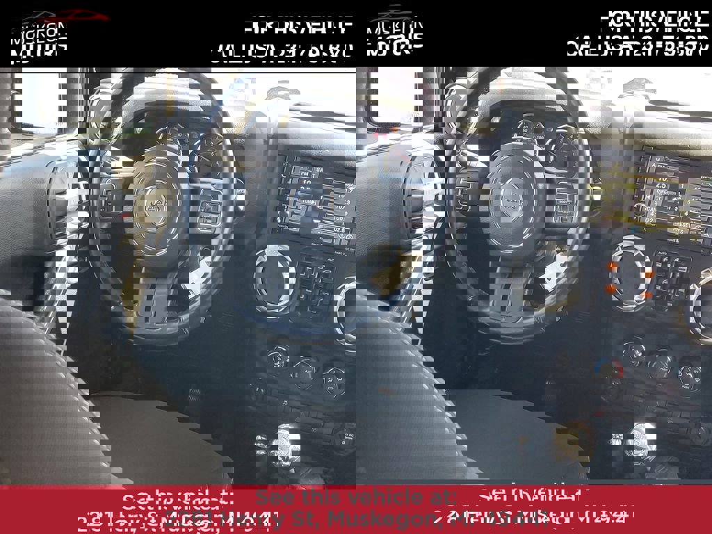 Used 2016 Jeep Wrangler Unlimited Sahara image 13