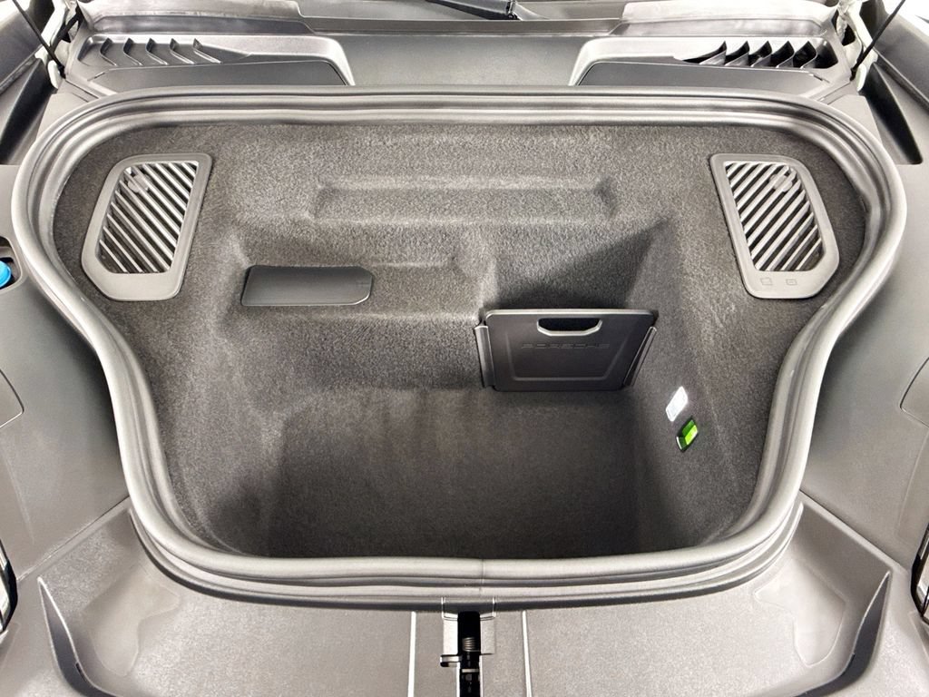 Certified 2025 Porsche Macan Electric RWD image 29