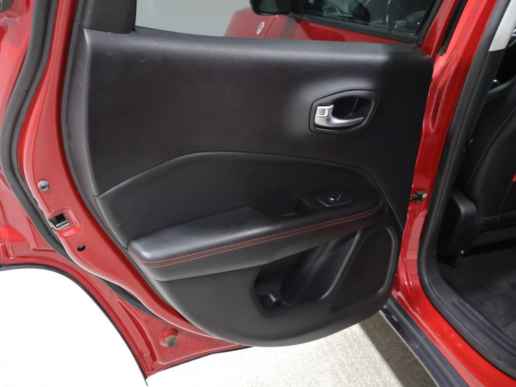 Used 2018 Jeep Compass Trailhawk w/ Cold Weather Group AWD/4WD image 19