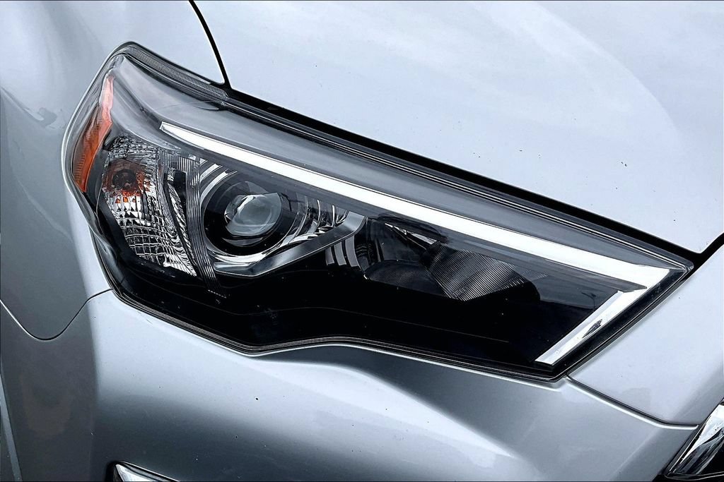 Used 2023 Toyota 4Runner Limited RWD image 29