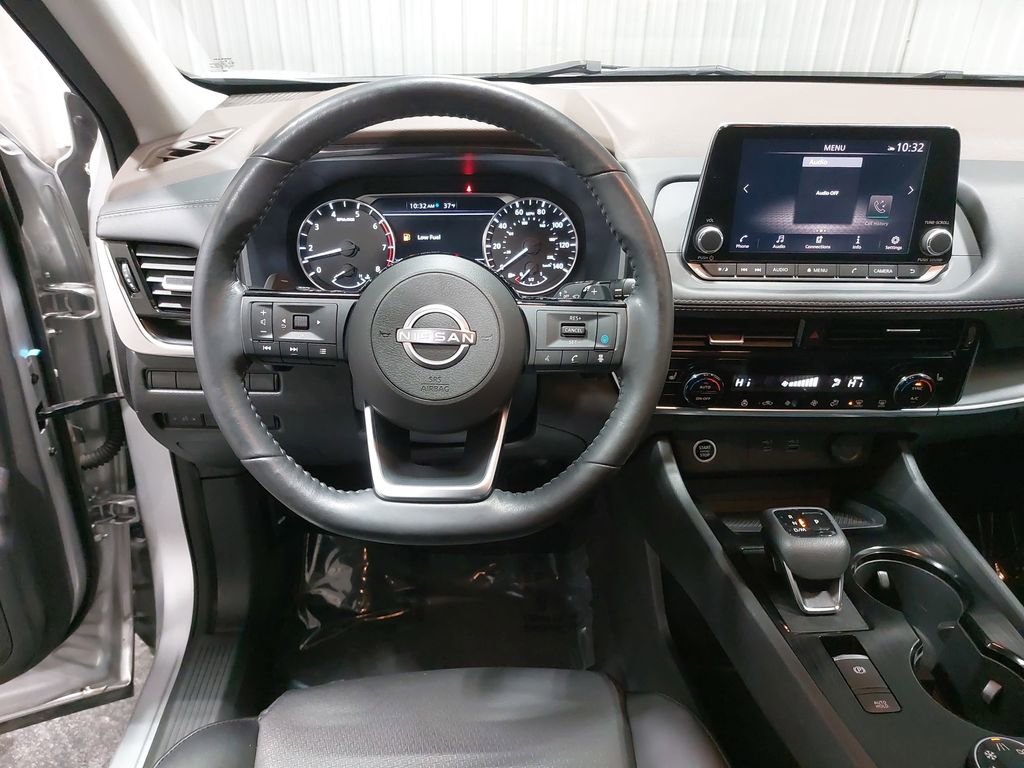 Used 2023 Nissan Rogue SV w/ SV Premium Package image 16