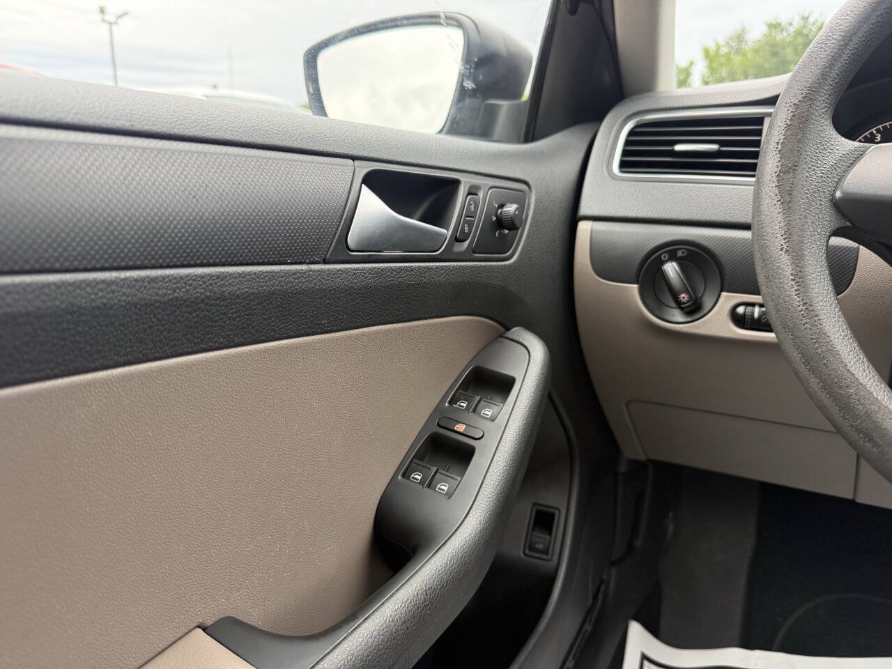 Used 2013 Volkswagen Jetta S FWD image 28