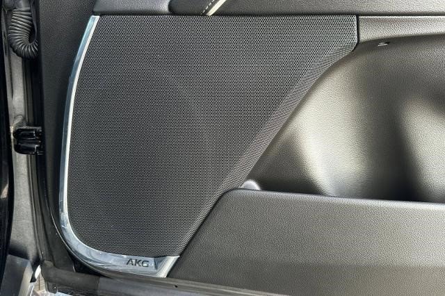 Certified 2022 Cadillac Escalade Sport w/ LPO, ONYX Package image 19