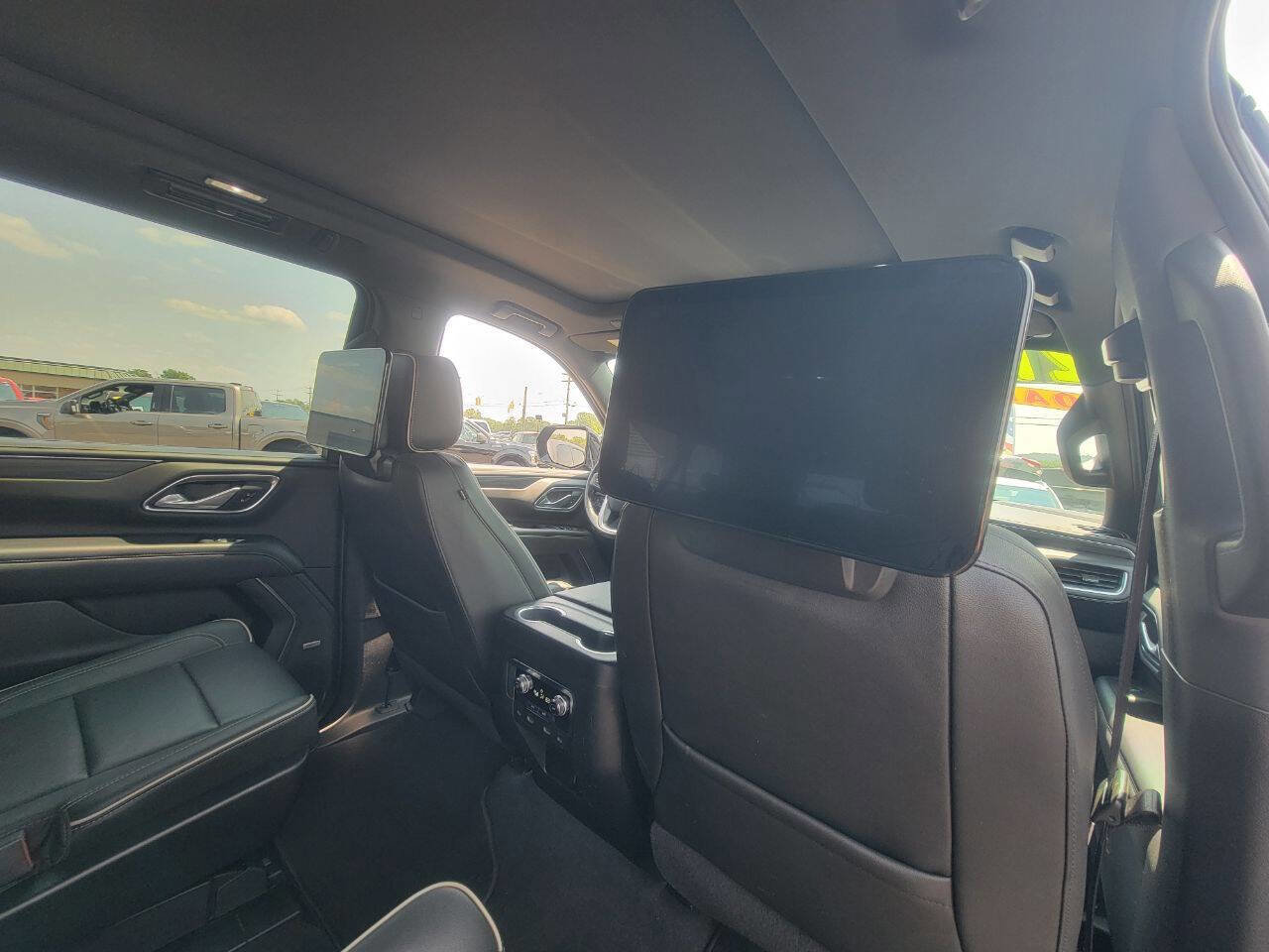 Used 2022 GMC Yukon XL SLT image 23