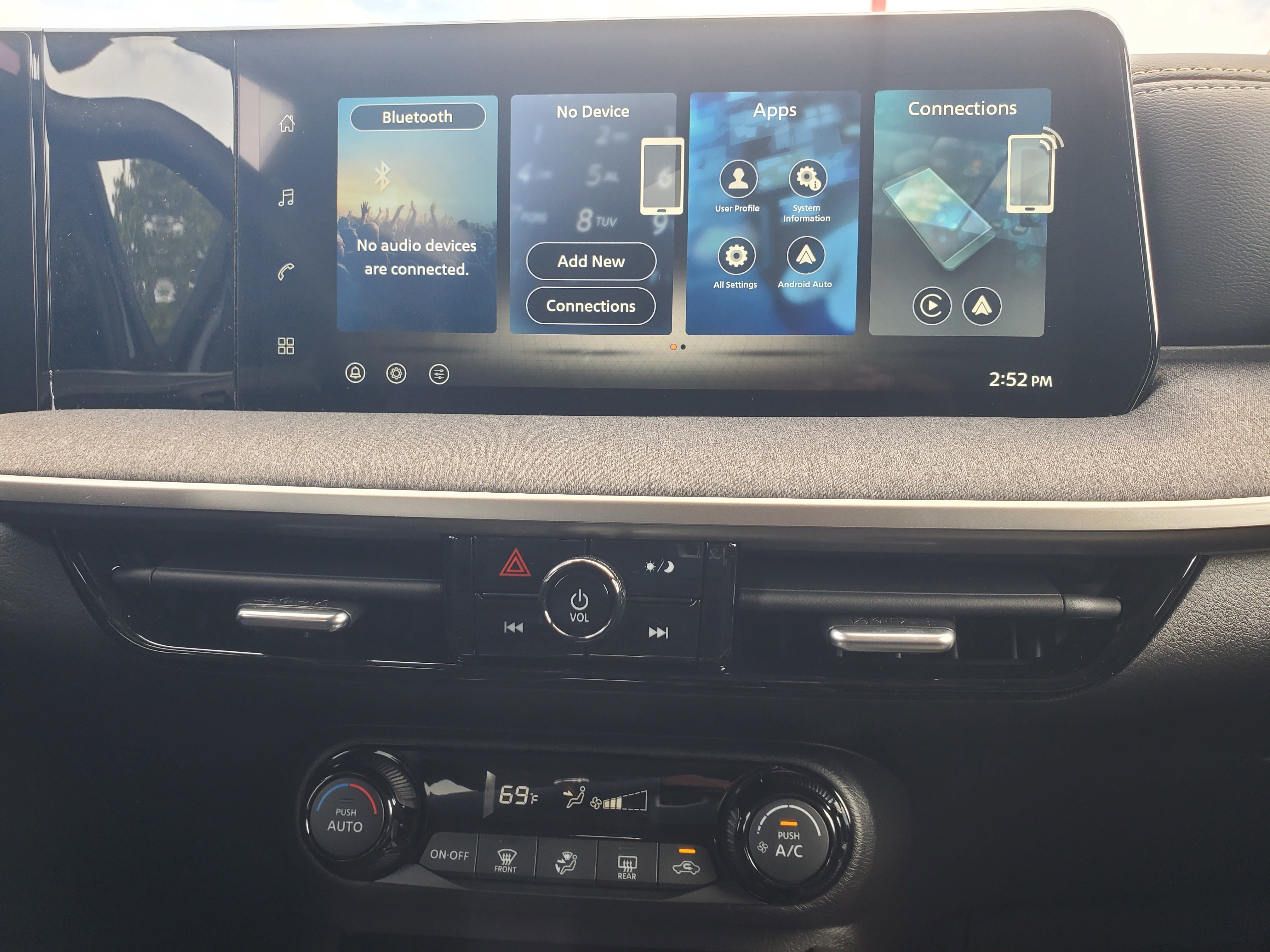 New 2026 Nissan Kicks SV image 20