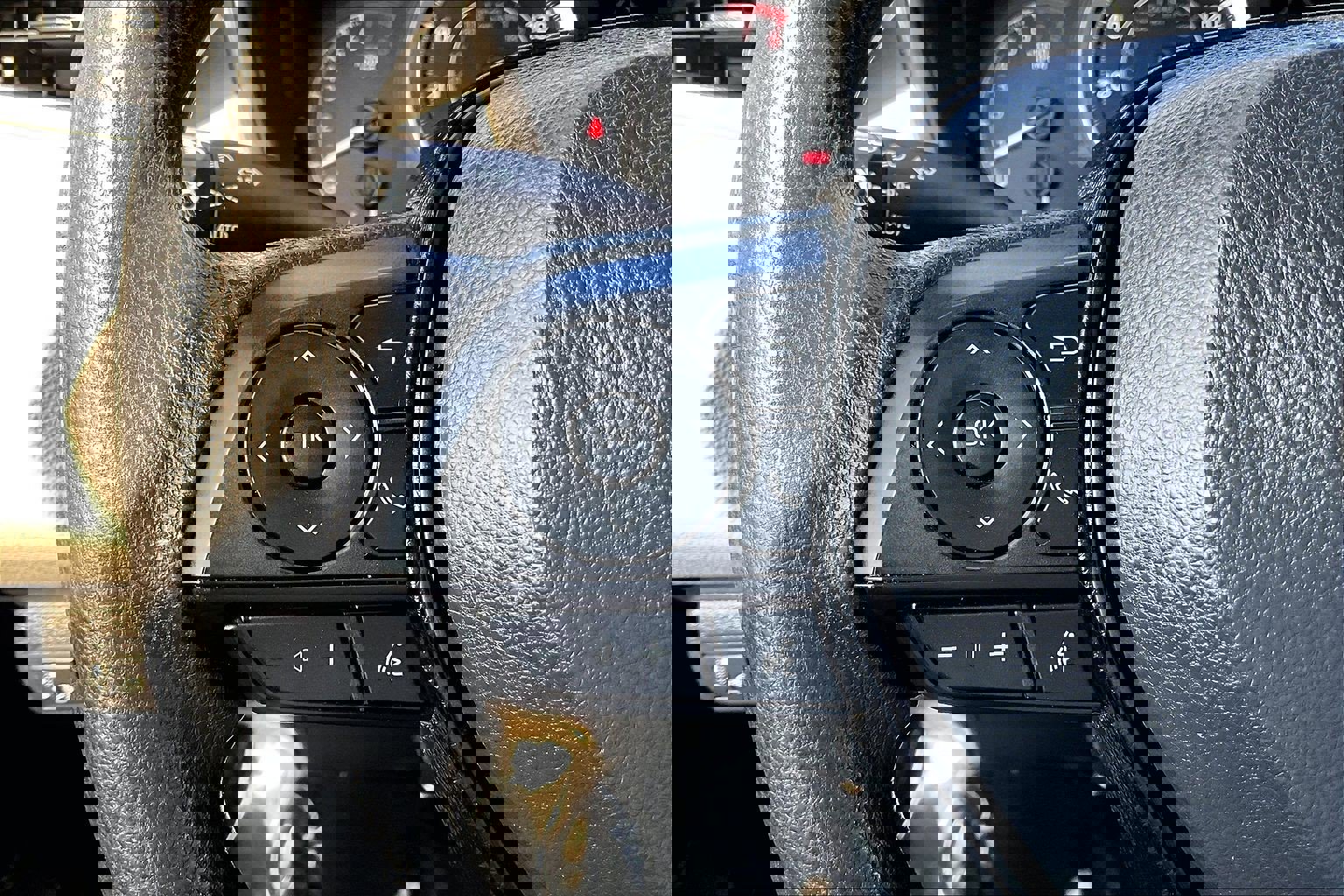 Used 2021 Toyota Corolla LE w/ LE Convenience Package image 17