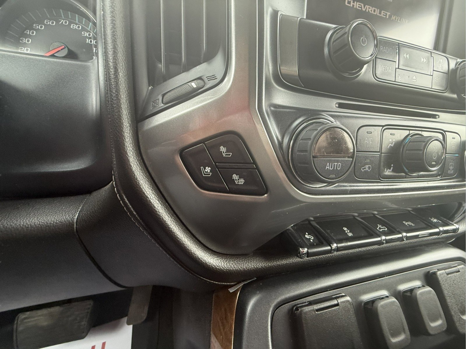 Used 2018 Chevrolet Silverado 1500 LTZ w/ LTZ Plus Package image 14