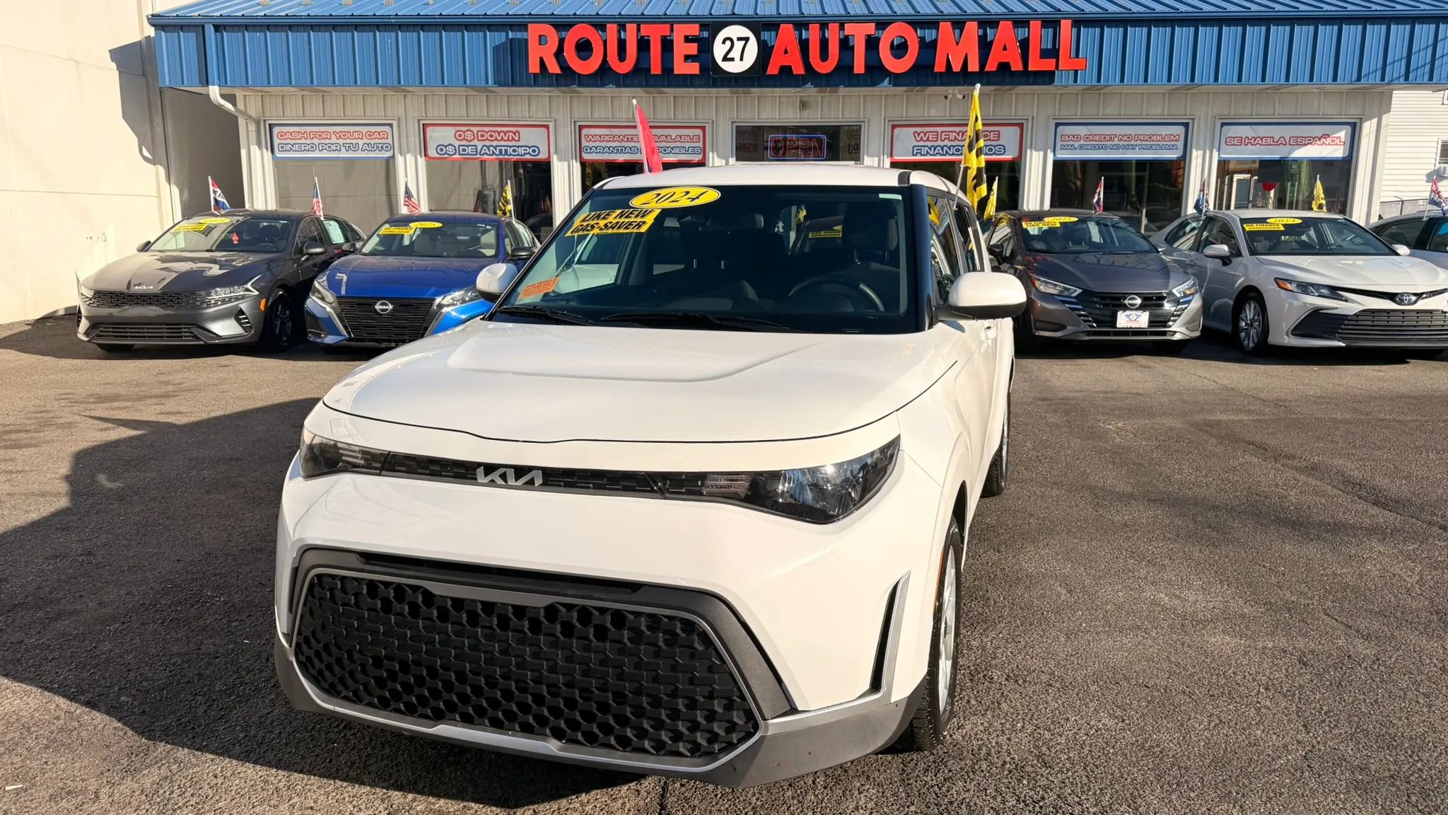 Used 2024 Kia Soul LX w/ Option Group 015 FWD image 1