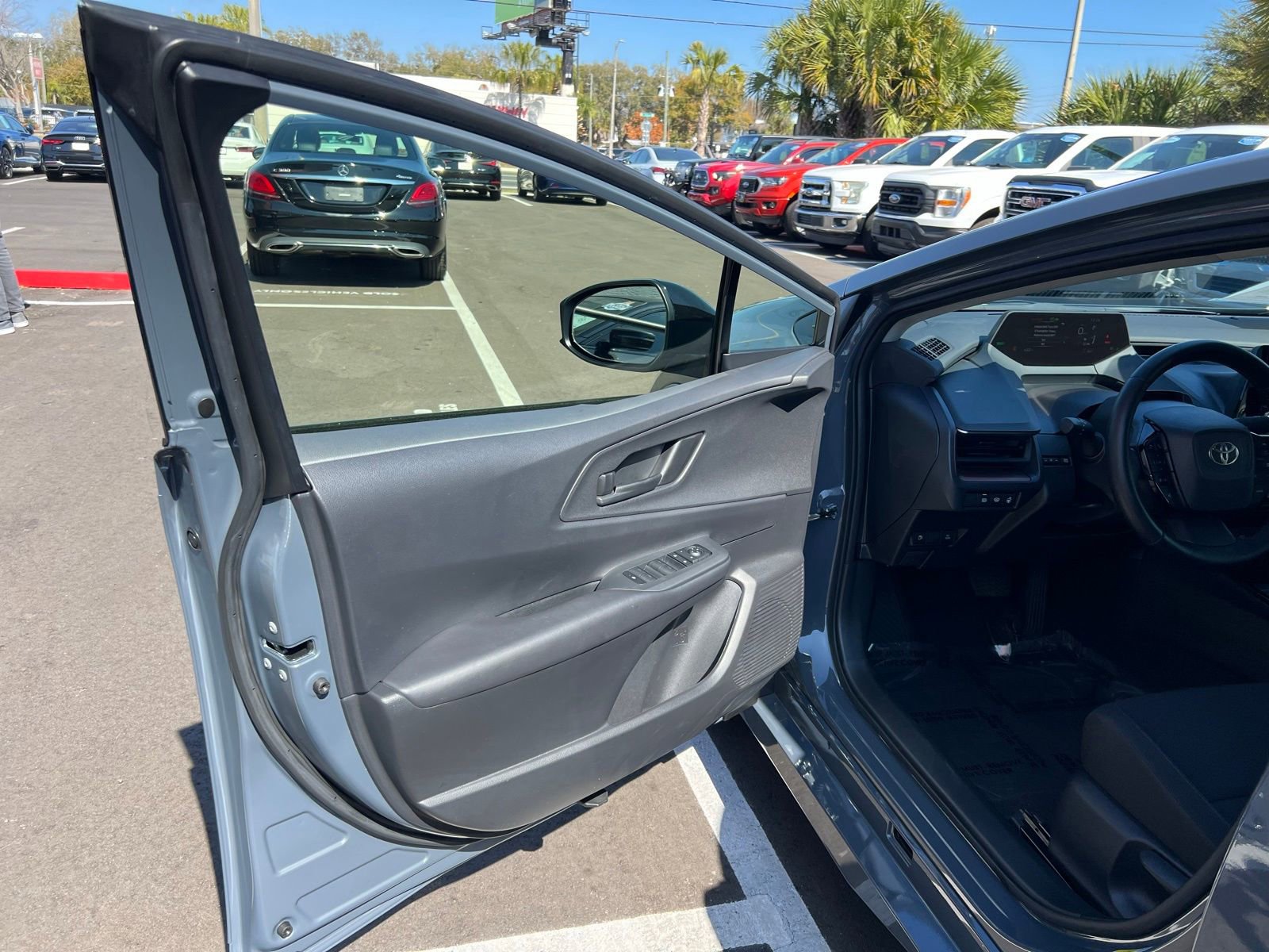 Used 2024 Toyota Prius Prime FWD image 20