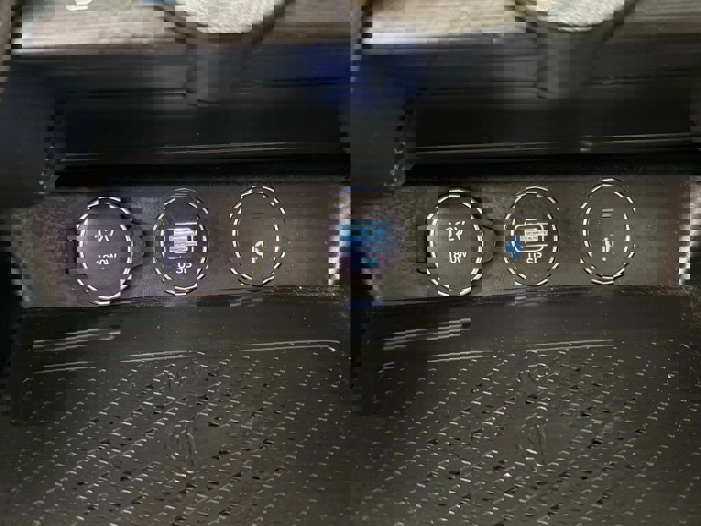 Used 2023 Genesis G70 3.3T w/ Sport Prestige Package image 27