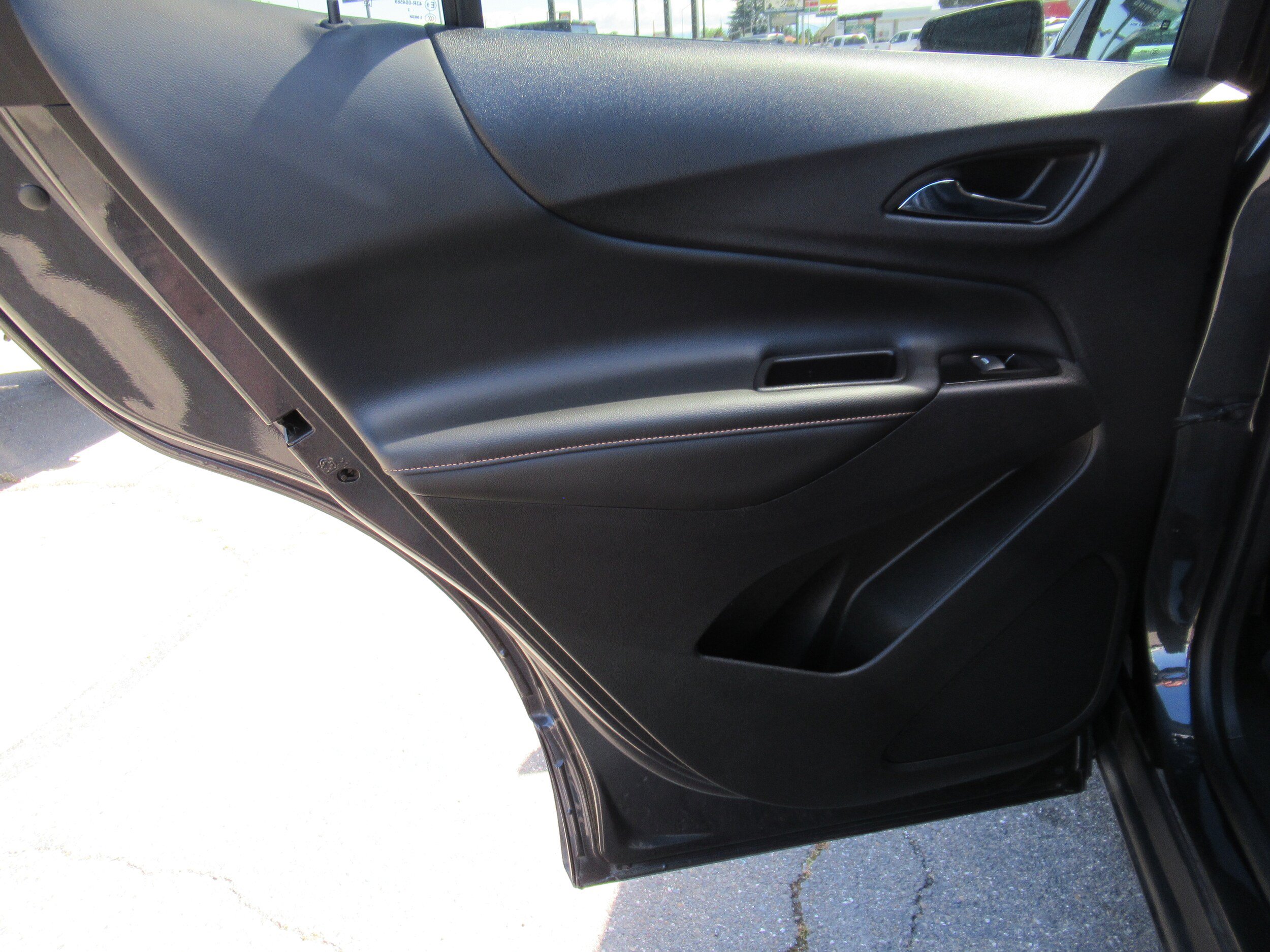 Used 2022 Chevrolet Equinox Premier AWD/4WD image 10