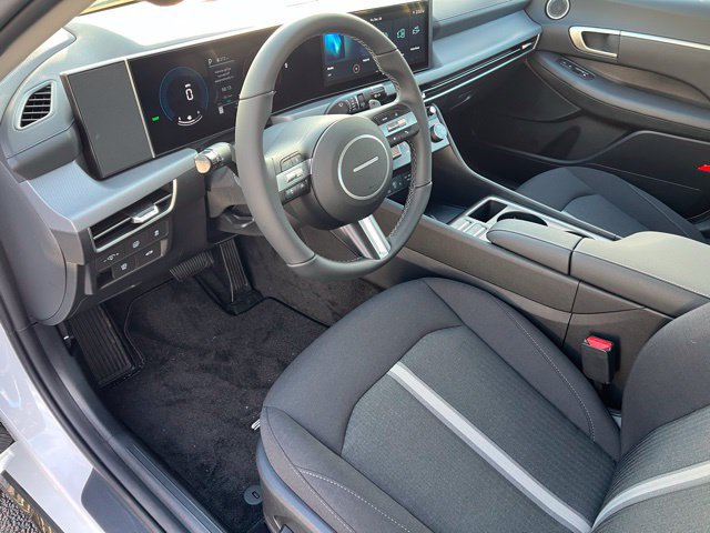New 2026 Hyundai Sonata SEL FWD image 9
