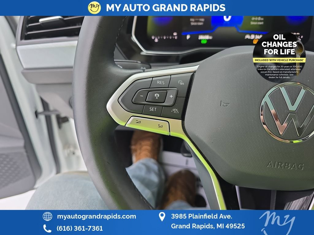 Used 2024 Volkswagen Jetta SE image 15
