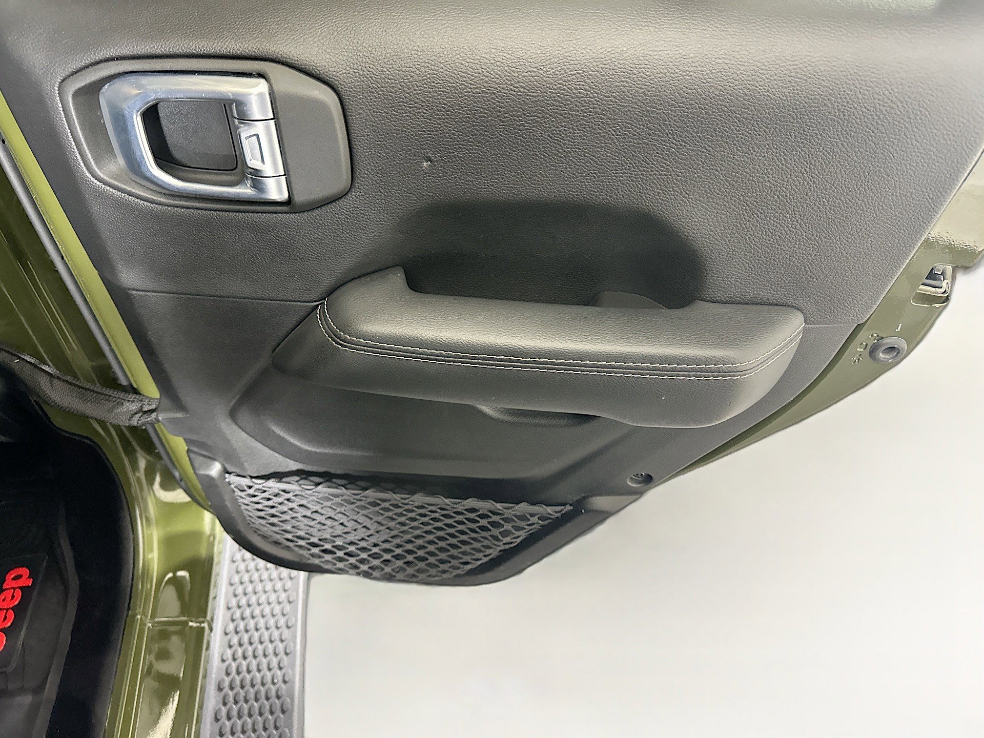 Used 2023 Jeep Wrangler Sahara image 28