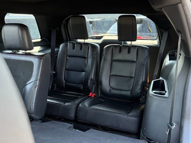 Used 2018 Ford Explorer XLT w/ XLT Appearance Package AWD/4WD image 32
