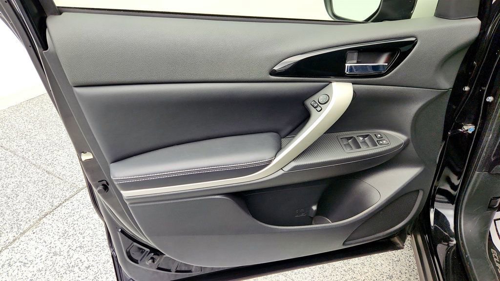 Used 2022 Mitsubishi Eclipse Cross SE image 14