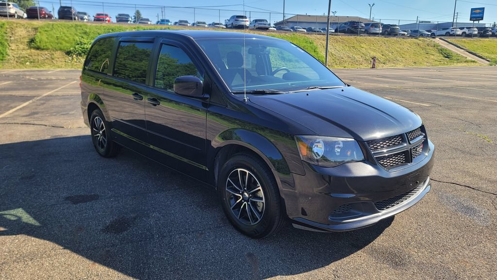 Used 2016 Dodge Grand Caravan SE FWD image 16