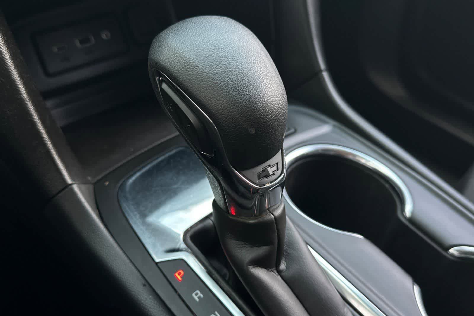 Used 2023 Chevrolet Equinox LT FWD image 23