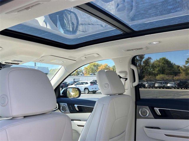 New 2026 Buick Enclave Avenir w/ Super Cruise Package image 16