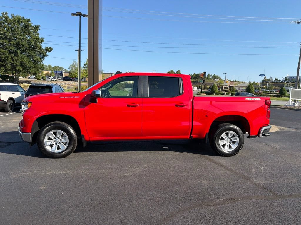 Used 2025 Chevrolet Silverado 1500 LT AWD/4WD image 5