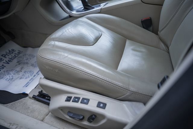 Used 2015 Volvo XC60 T6 w/ Proximity Package image 38