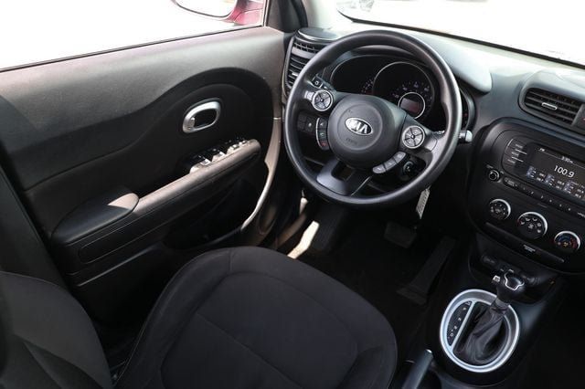 Used 2017 Kia Soul FWD image 21