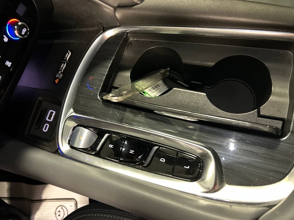Used 2024 Buick Enclave Essence w/ Technology Package FWD image 20