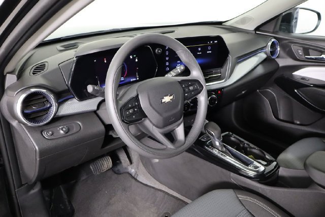 Used 2026 Chevrolet Trax LT FWD image 22