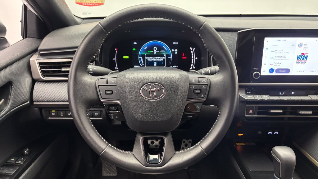 Used 2026 Toyota Camry SE FWD image 28