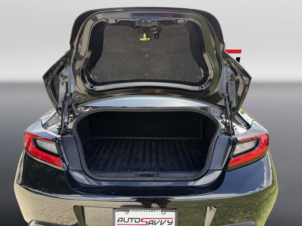 Used 2025 Toyota GR86 Premium w/ ALL Weather Mat Package (TMS) RWD image 13
