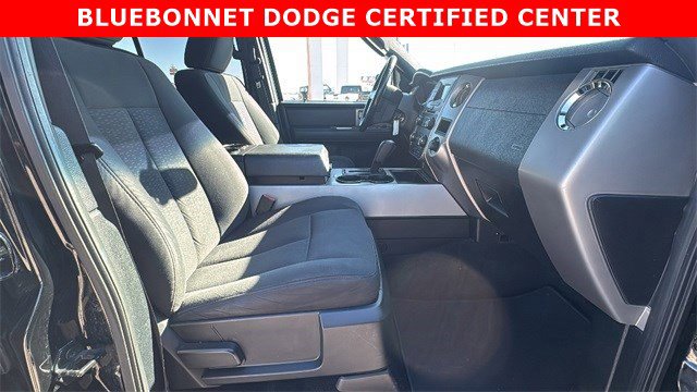 Used 2016 Ford Expedition XLT image 27