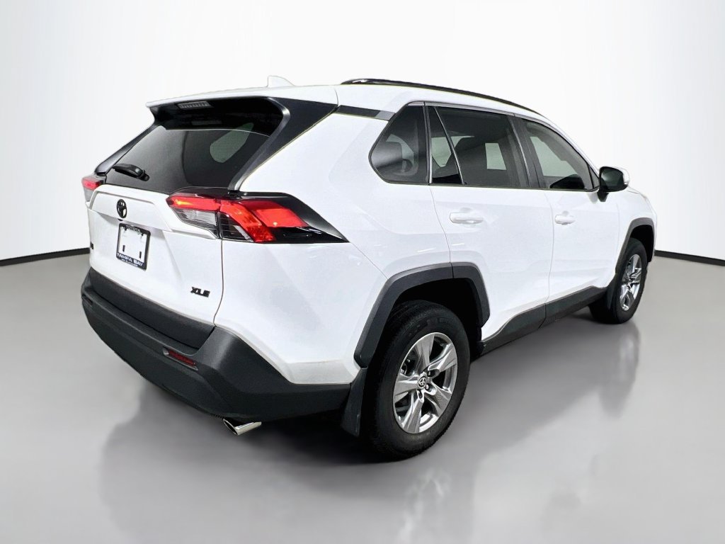 Used 2024 Toyota RAV4 XLE w/ Convenience Package FWD image 3