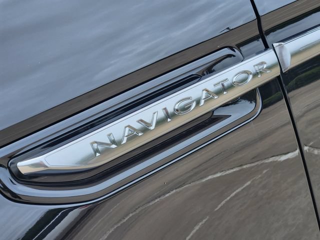 Used 2019 Lincoln Navigator Reserve AWD/4WD image 12