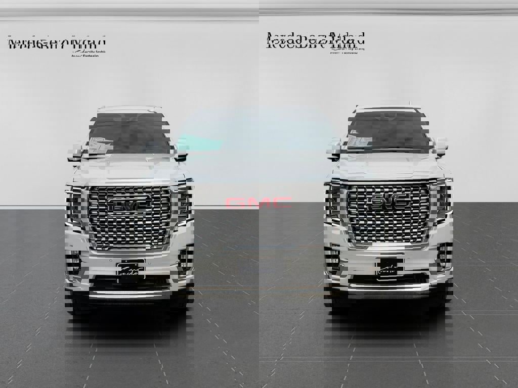 Used 2023 GMC Yukon Denali w/ Advanced Technology Package image 2