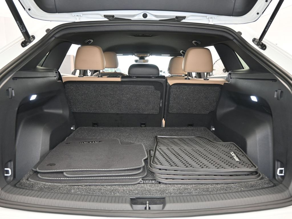 Used 2024 Volkswagen Atlas Cross Sport SE image 35