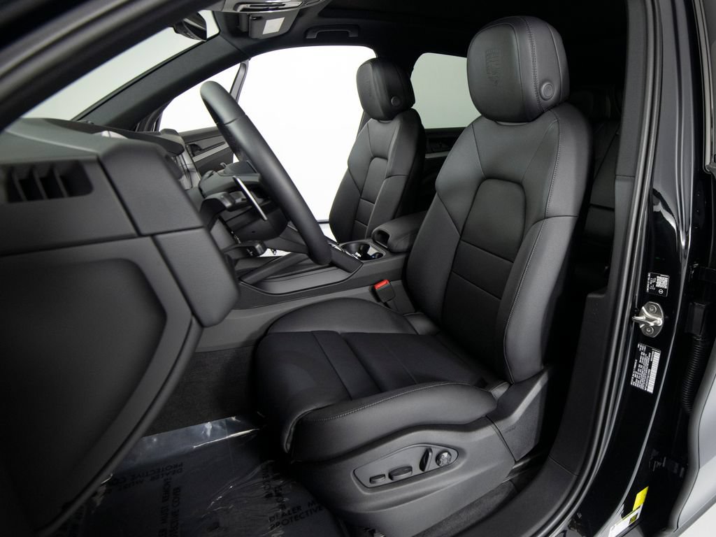 New 2026 Porsche Cayenne E-Hybrid AWD/4WD image 16