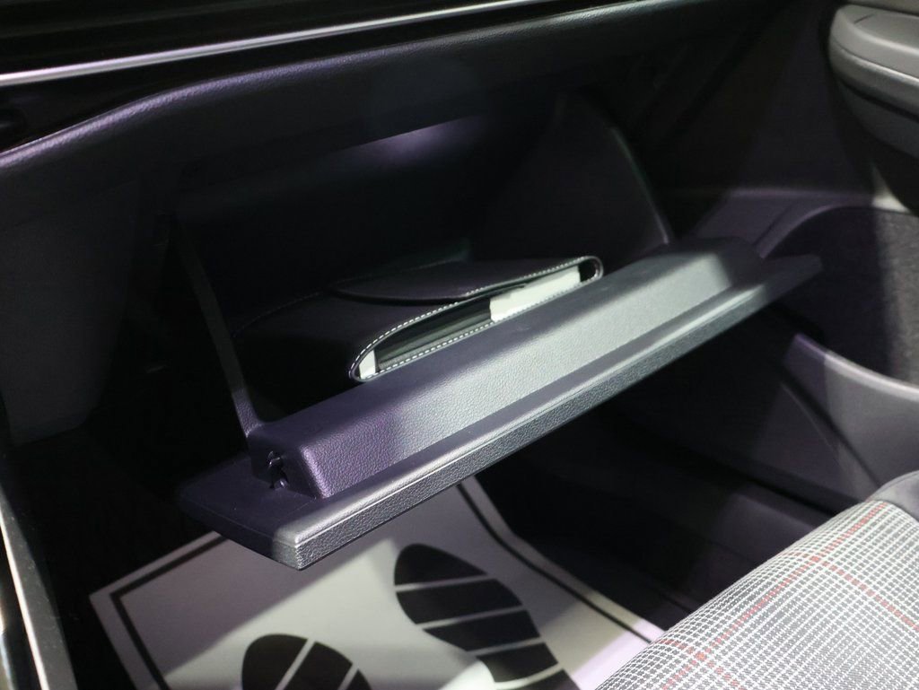 Used 2024 Volkswagen GTI SE image 29