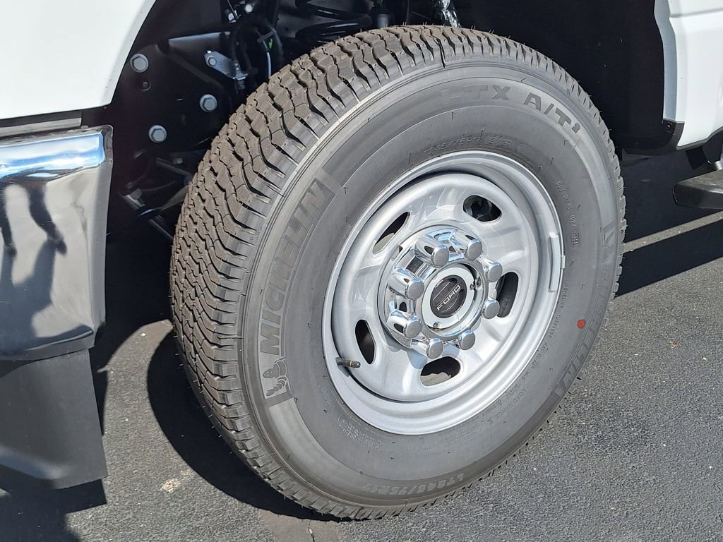 New 2026 Ford F250 XL w/ XL Chrome Package image 27