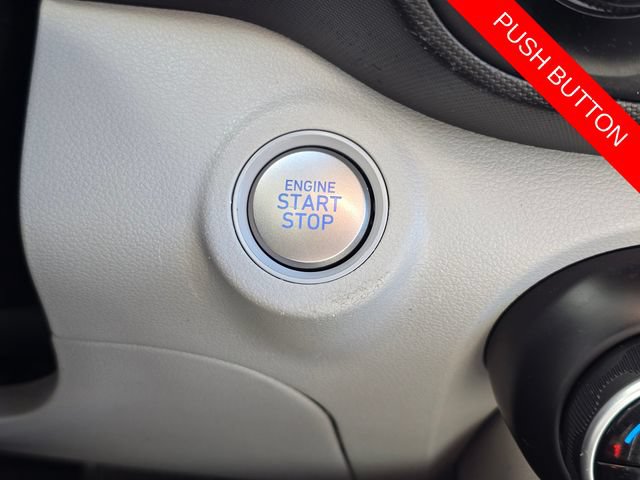 Used 2025 Hyundai Venue SEL FWD image 18