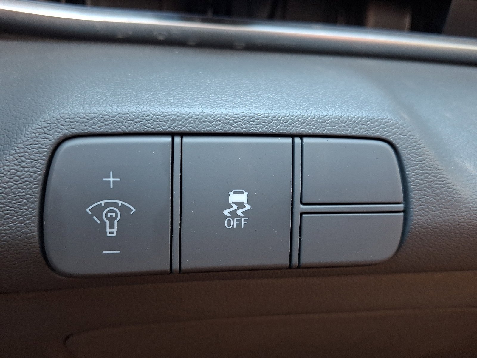 Certified 2024 Hyundai Elantra SEL FWD image 26