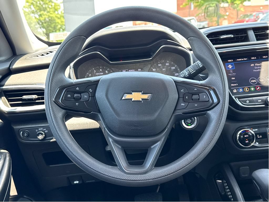 Used 2023 Chevrolet TrailBlazer LT w/ Convenience Package FWD image 14